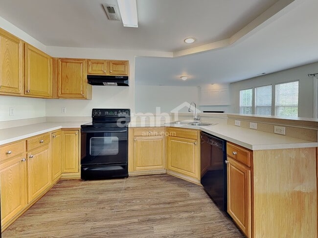 Photo - 2002 Gushing Dr