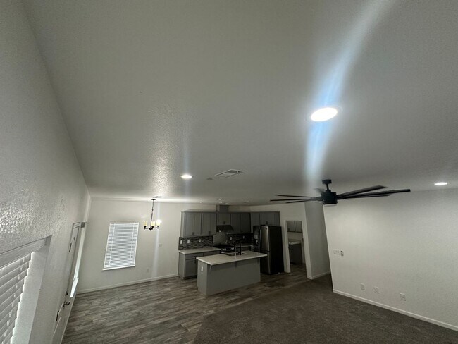 909 E Olive Ave