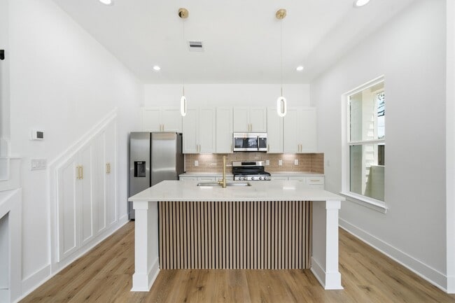 Photo - 8910 Knoll Leaf Dr