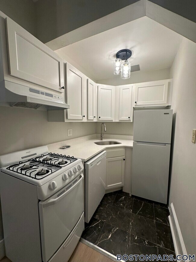 38 Hemenway St Unit 28