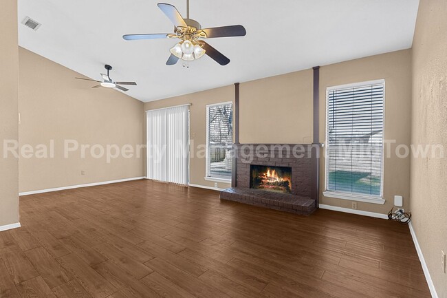 Photo - 3807 Glengate Dr