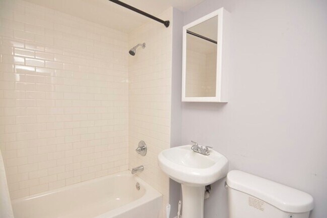 Photo - 3515 W McLean Ave Unidad G