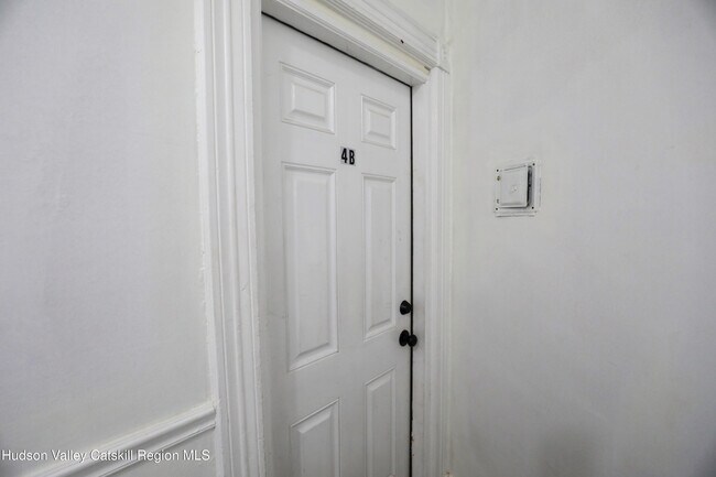 Photo - 141 St James St