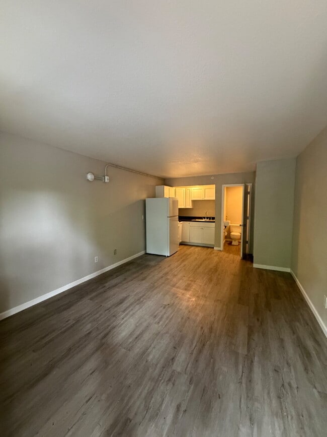 Photo - AFFORDABLE 1 Bedroom (utilities included) Unidad 107