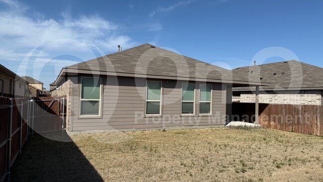 Photo - 225 Drumcliffe Dr