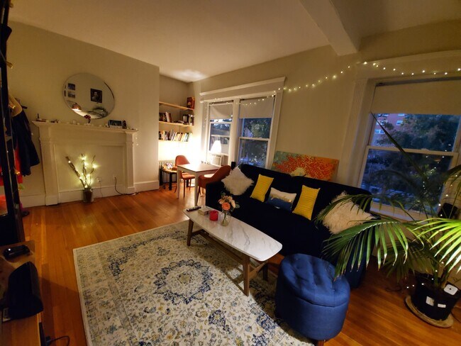 Photo - 1595 Beacon St Unidad 10