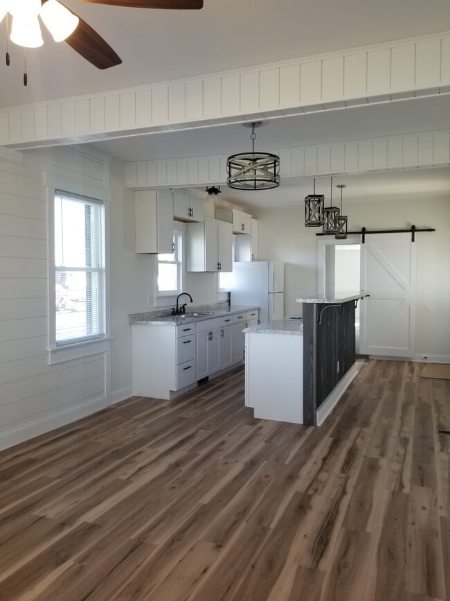 Photo - 6 Cloverleaf Ln