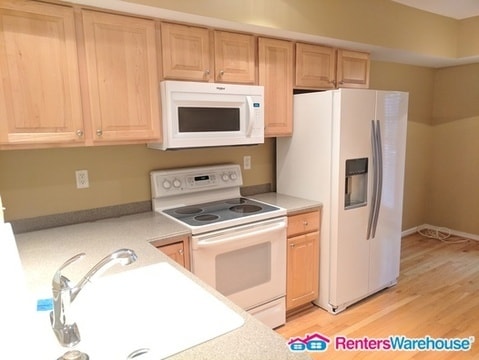 Photo - 2032 University Blvd W