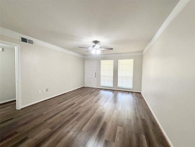 Building Photo - 500 Willow Dr Unit B4 Rental