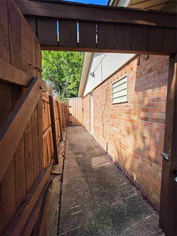Photo - 2539 Hillsboro Ave
