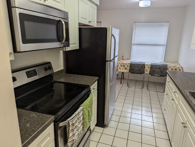 Photo - 3600 SW 23rd St Unidad 9