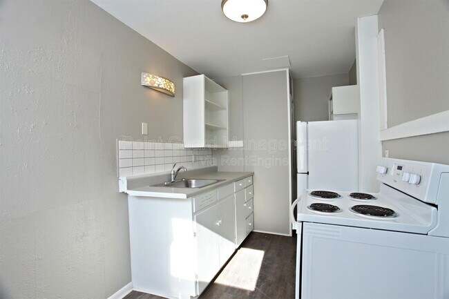 Photo - 2006 S Emporia St