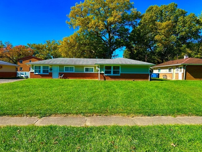 Building Photo - 3020 Northgate Ave Unit 3020