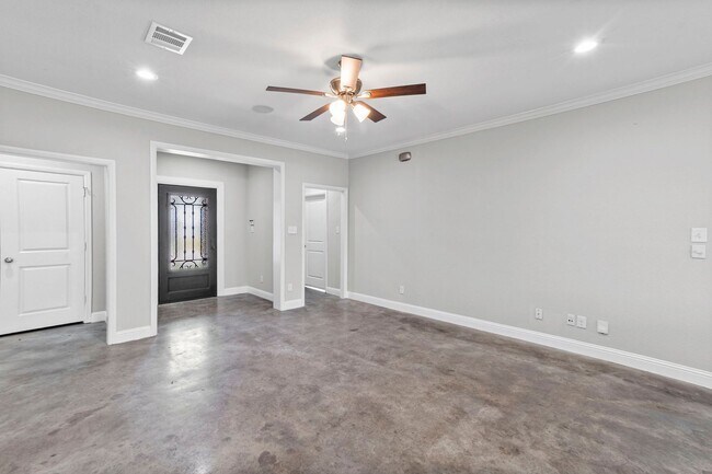 Photo - 2704 Gordon Ave