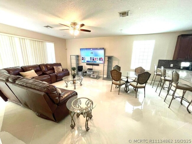 Photo - 10454 Galleria St