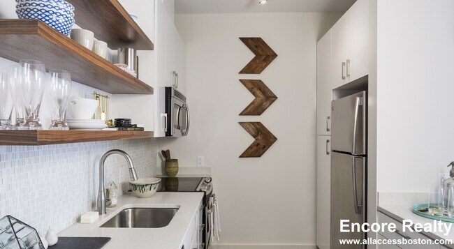 Photo - 240 Sidney St