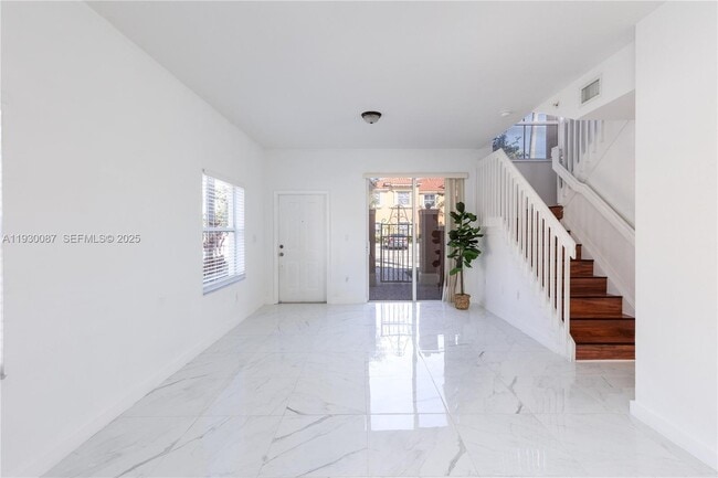 Photo - 1009 SW 144th Ave