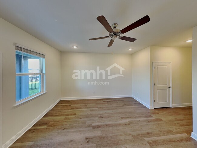 Photo - 5994 Sycamore Pl St