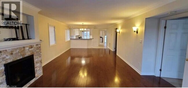 Photo - 520 Silken Laumann Dr