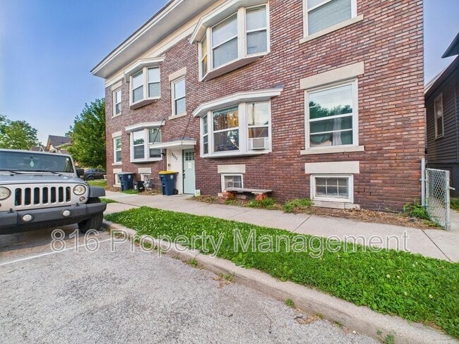Photo - 3233 Charlotte St Unidad 2N Rental