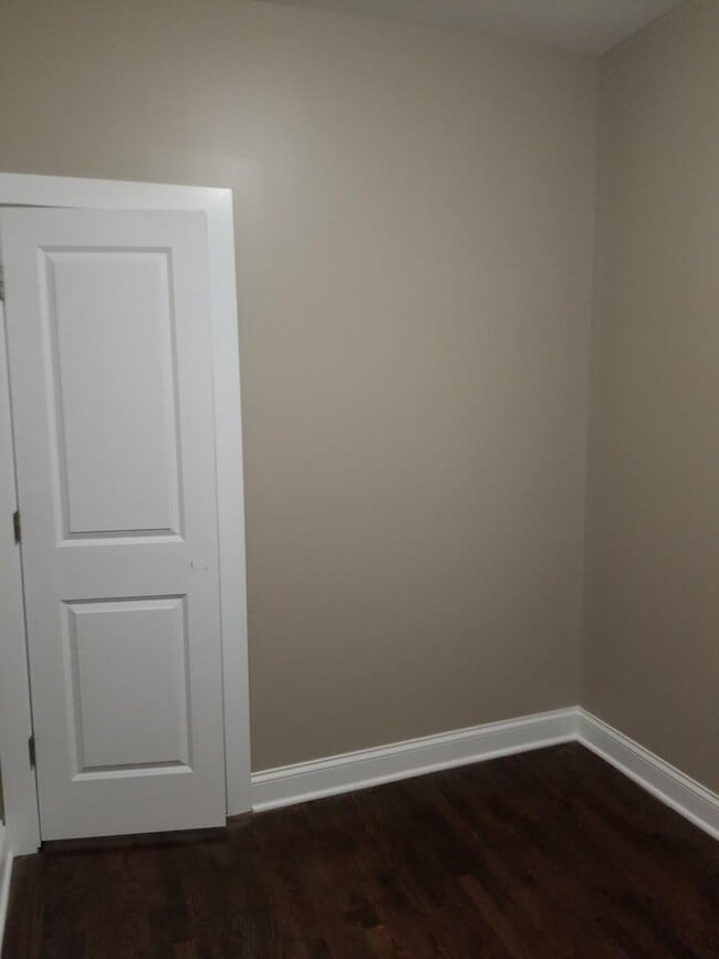 Bedroom (typ) - 2236 W 21st St Unit 1