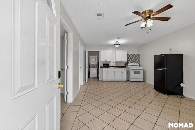 Photo - 3727 Windsong Chase