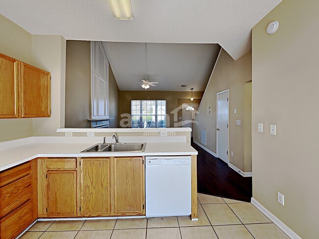 Photo - 116 N Honey Springs Ave