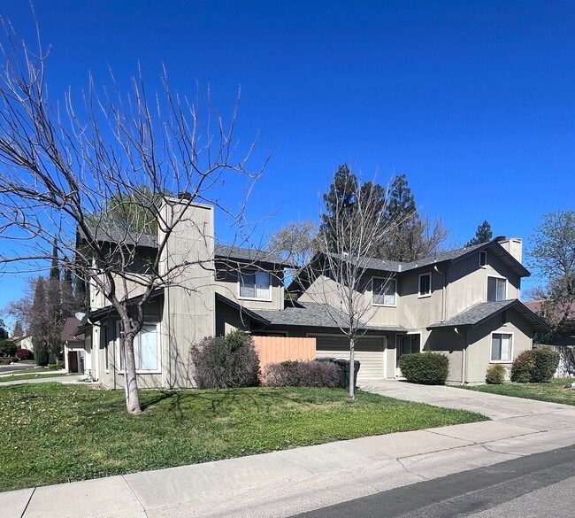 Building Photo - NICE SPACIOUS TWO-STORY DUPLEX IN NATOMAS!!