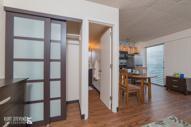 Kewalo Apartments