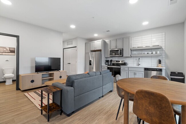 Photo - 423 E Michigan St Unit ID1032109P