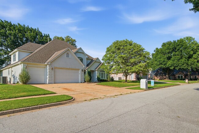 Photo - 408 W Fairway Ct