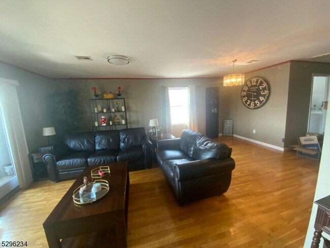 Photo - 62 Wall St Unit 1