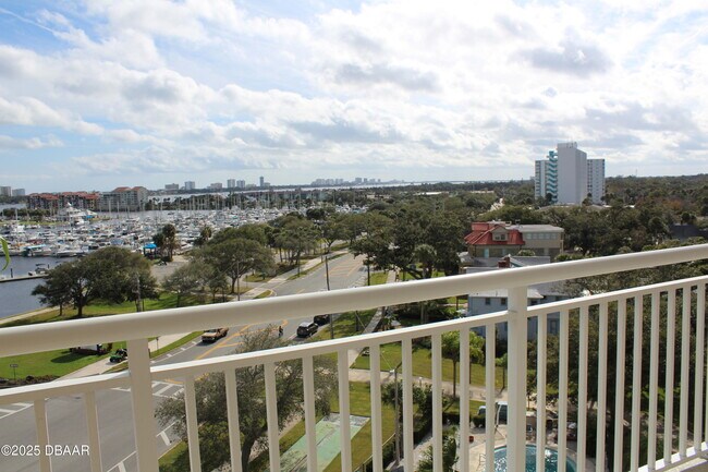 Photo - 404 S Beach St