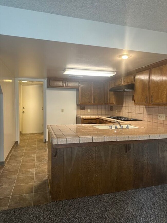 Photo - 2800 Barrington St Unidad B