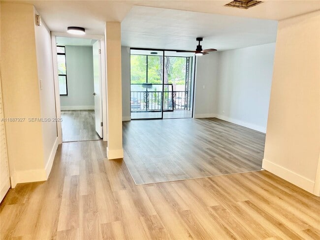 Photo - 3680 Inverrary Dr Unit 2B