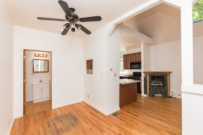 Photo - 1043 W Grace St Unit CH