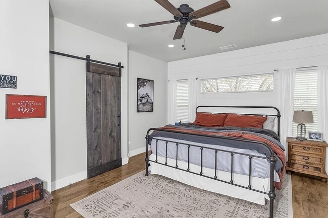 Photo - 205 Kelso Mesa Dr