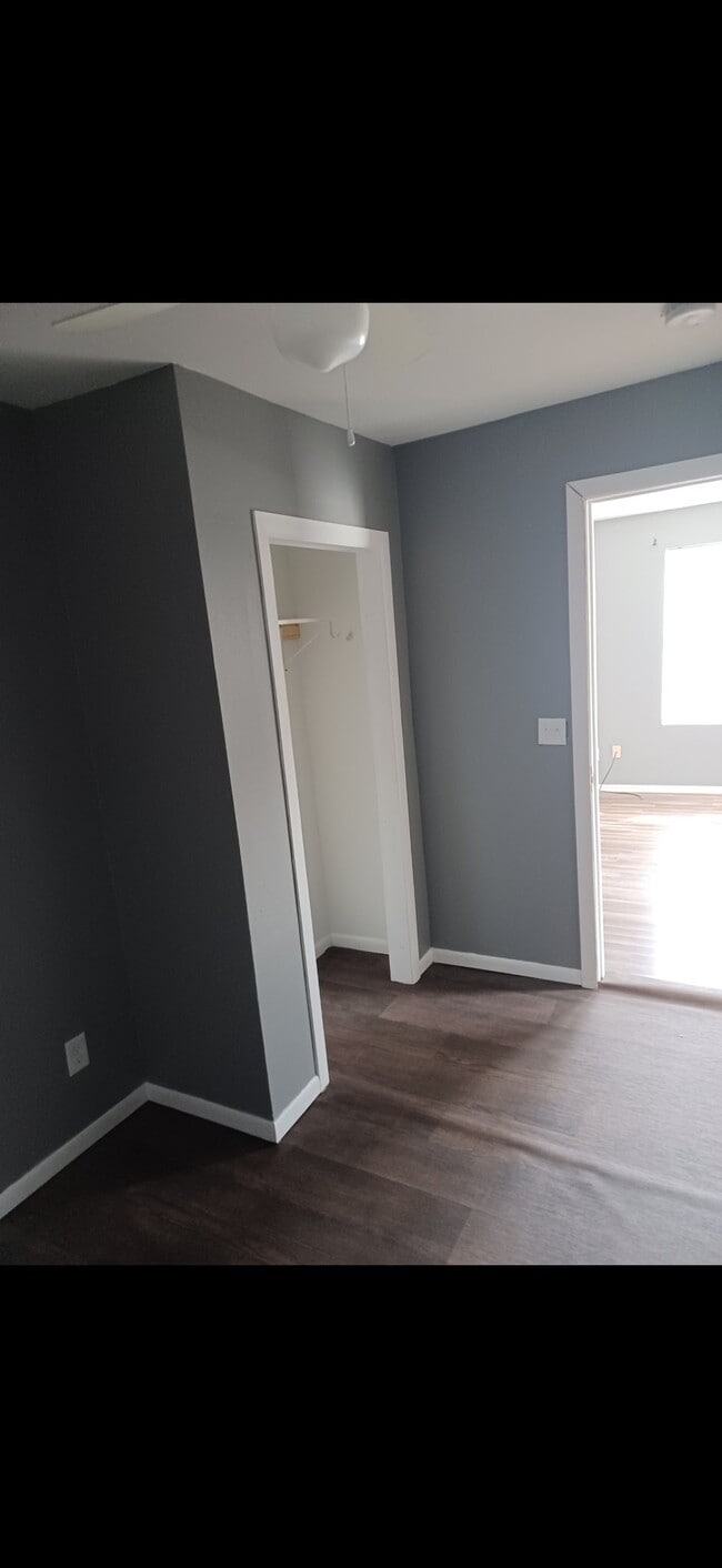 Photo - 4056 Powell St