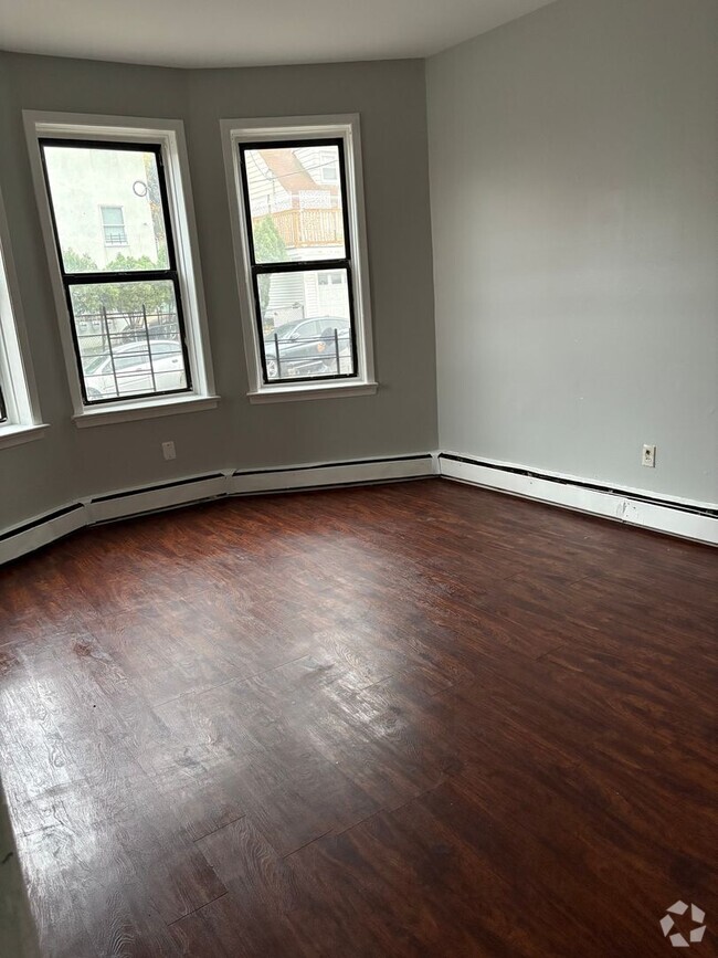 Building Photo - 609 Van Cortlandt Park Ave Unit 1A Rental