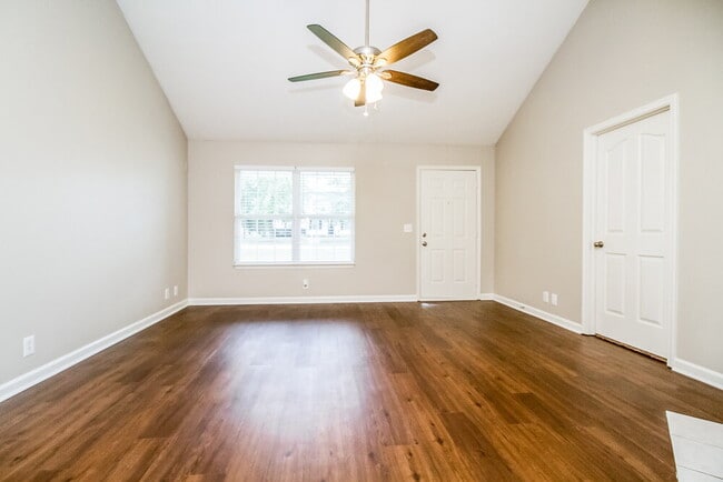 Photo - 2918 Weybridge Dr