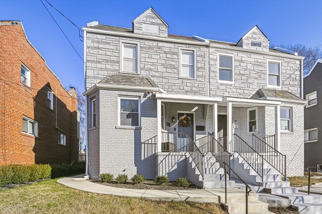 Building Photo - Modern 3BR/2.5BA Row Home with Parking & Private Backyard in SE DC