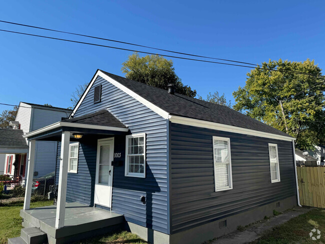 Building Photo - 1003 W Whitney Ave Rental