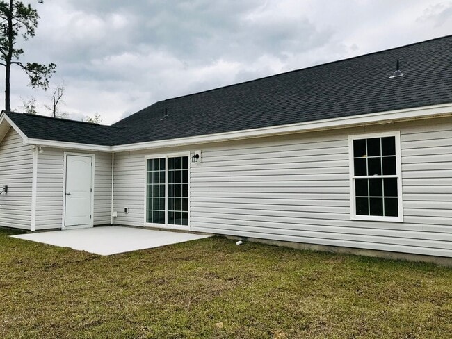 Photo - Gorgeous newer home with high end finishes - easy commute to the beaches via Hwy 9