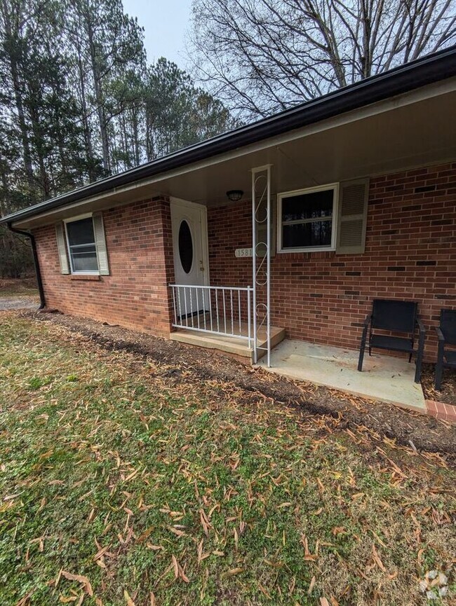 Building Photo - 2BD/1BA Unit in Hickory Rental