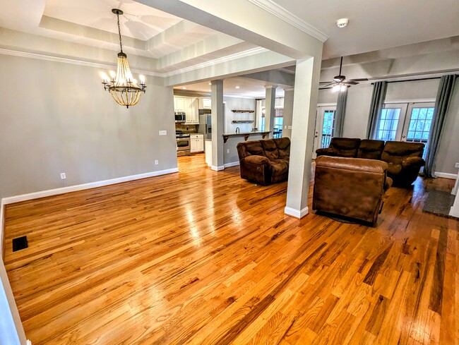 Photo - 291 Greystone Dr
