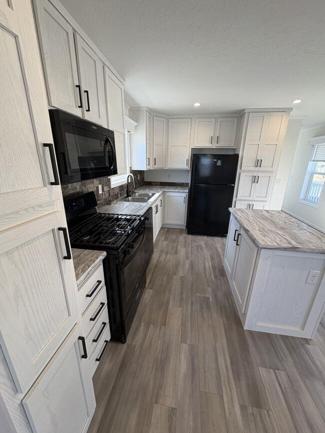 Photo - 19900 128th St