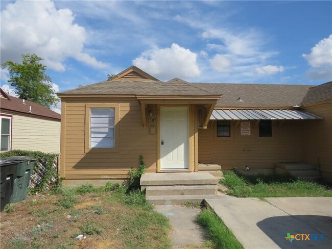 Building Photo - 1305 S 5th St