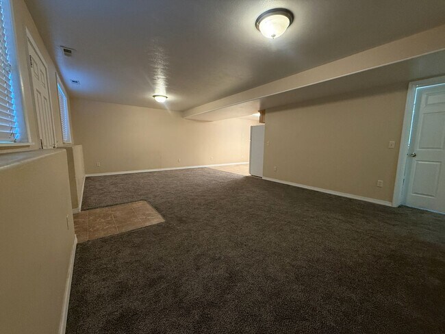 Photo - 460 Center St Unidad 4