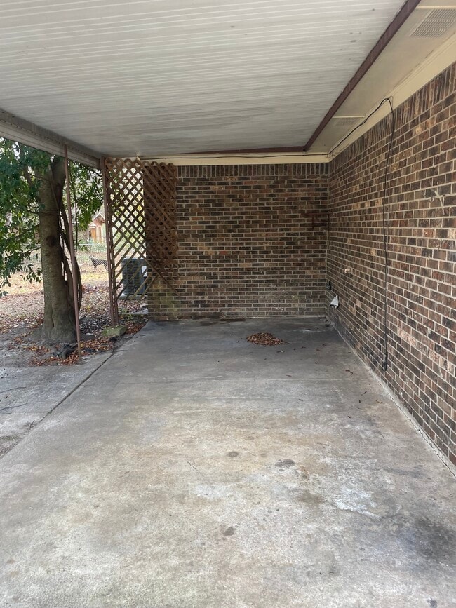 Photo - 106 Henry St