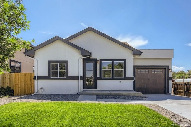 Building Photo - Beautiful newly built 2 bed, 2 bath home